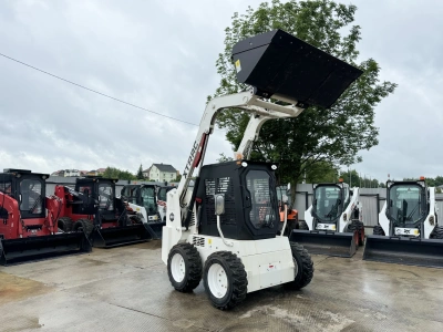 Мини погрузчик с бортовым поворотом XTRAC S8 (850 кг). Изображение №9