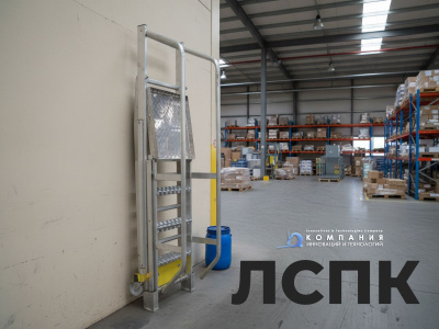 Передвижная лестница с платформой MEGAL - ЛСПК-1,4 (0,82). Изображение №7