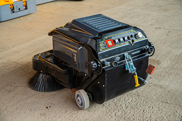 Фото ручная аккумуляторная подметальная машина tor a100 на сайте www.kiit.ru в интернет-каталоге КИИТ ☎ +7(800) 707-07-45 Изображение №15