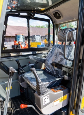 Мини экскаватор Yuchai YC25-8. Изображение №10