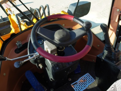 Фронтальный погрузчик AMUR DK620M. Изображение №5