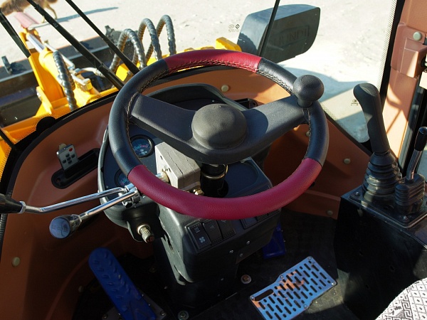 Фото фронтальный погрузчик amur dk620m на сайте www.kiit.ru в интернет-каталоге КИИТ ☎ +7(800) 707-07-45 Изображение №5