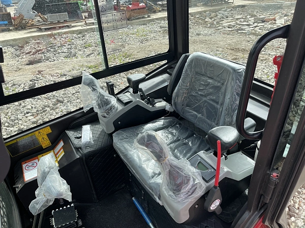 Фото мини экскаватор с кабиной quadtrac ex28 pro на сайте www.kiit.ru в интернет-каталоге КИИТ ☎ +7(800) 707-07-45 Изображение №11