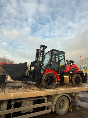Полноприводный внедорожный вилочный погрузчик LEOTRACK 35B (3,5 т, высота подъема 4,8 м, шарнирно-сочлененная рама). Изображение №14