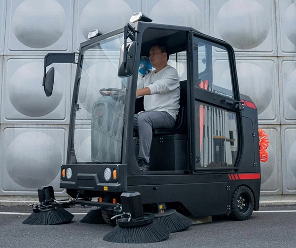 Подметально-уборочная машина Limgard B10C