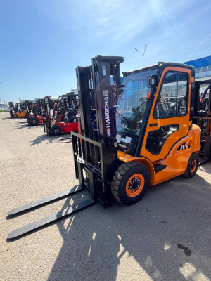 Автопогрузчик Hangcha CPCD25-XRW10: дизельный погрузчик 2.5 т с японским двигателем и АКПП. Изображение №5