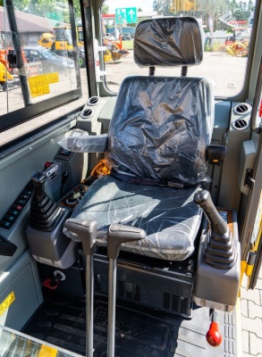 Мини экскаватор Yuchai YC25-8. Изображение №11