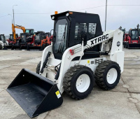 Колесный мини погрузчик XTRAC S9 — это надежный и многофункциональный инструмент, который станет незаменимым помощником на вашем предприятии. Его высокая производительность, экономичность и удобство в эксплуатации делают его идеальным выбором для различны