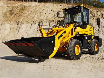 Фронтальный погрузчик AMUR DK620M. Изображение №2