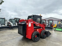 Фото мини погрузчик с бортовым поворотом quadtrac ssl85 на сайте www.kiit.ru в интернет-каталоге КИИТ ☎ +7(800) 707-07-45 Изображение №10