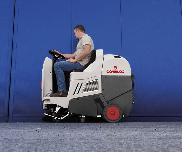 Фото аккумуляторная подметальная машина с сиденьем comac cs 700b на сайте www.kiit.ru в интернет-каталоге КИИТ ☎ +7(800) 707-07-45 Изображение №13