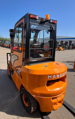 Автопогрузчик Hangcha CPCD25-XRW10: дизельный погрузчик 2.5 т с японским двигателем и АКПП. Изображение №7