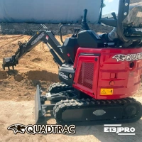 Фото мини-экскаватор quadtrac ex13jpro (1000 кг, двигатель kubota d722, с джойстиками pilot, квикаплером, буром и 3 ковшами) на сайте www.kiit.ru в интернет-каталоге КИИТ ☎ +7(800) 707-07-45 Изображение №5