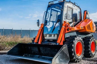 Мини погрузчик Locust L1004. Изображение №1