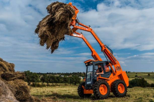 Фото телескопический мини погрузчик locust l1203 telspeed на сайте www.kiit.ru в интернет-каталоге КИИТ ☎ +7(800) 707-07-45