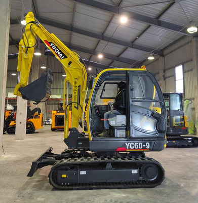 Мини-экскаватор Yuchai YC 60-9 (5700 кг, глубина копания 3935 мм, двигатель Kubota 48 л.с., ковш 0,21 м³). Изображение №6
