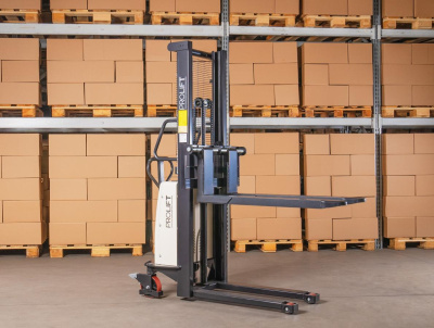 Электрический штабелер с раздвижными вилами PROLIFT M2 SPN 1016 (1000 кг, высота подъема 1,6 м, AGM-АКБ 12/120 Ач). Изображение №1