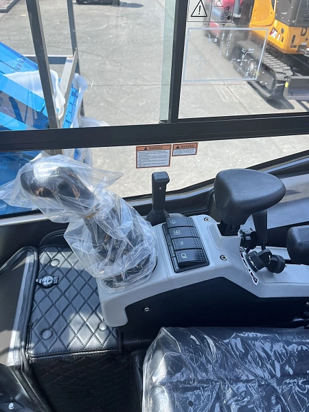 Фото мини экскаватор с кабиной quadtrac ex28 pro на сайте www.kiit.ru в интернет-каталоге КИИТ ☎ +7(800) 707-07-45 Изображение №25