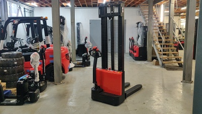 Штабелер с литиевой АКБ EP ESL122. Изображение №4