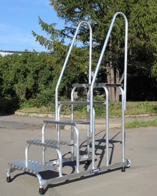 Монтажная подставка MEGAL (тип 1) 5 ступеней с двумя поручнями 050405 (3,0 м, 5 ступеней, 150 кг). Изображение №7