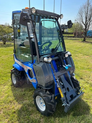 Многофункциональный мини-погрузчик MULTIONE 2.3EFI (560 кг, бензиновый двигатель Kohler 27 л.с.). Изображение №4