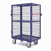 Внутреннее пространство шкафа ШСМ-2 с установленными металлическими полками