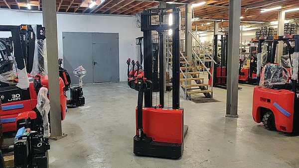 Фото штабелер с литиевой акб ep esl122 на сайте www.kiit.ru в интернет-каталоге КИИТ ☎ +7(800) 707-07-45 Изображение №3