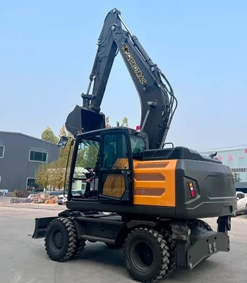 Колёсный экскаватор QUADTRAC E180W (16,5 т, двигатель CUMMINS 6BTAA5.9-C178, 170 л.с., 0,8 м³). Изображение №6