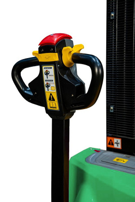 Самоходный штабелер TOR WS15H-2500SC Li-ion 24/60 В/Ач 1,5 т 2,5 м. Изображение №3