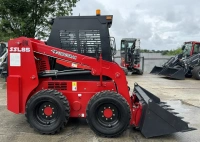 Фото мини погрузчик с бортовым поворотом quadtrac ssl85 на сайте www.kiit.ru в интернет-каталоге КИИТ ☎ +7(800) 707-07-45 Изображение №3