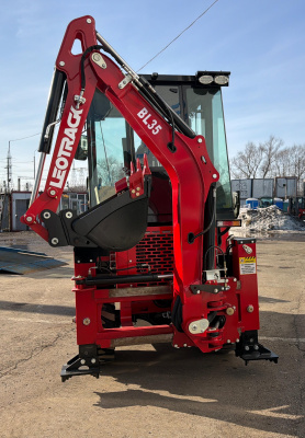 Экскаватор-погрузчик LEOTRACK BL35 (шарнирно-сочлененная рама, полный привод 4WD, 1600 кг). Изображение №3