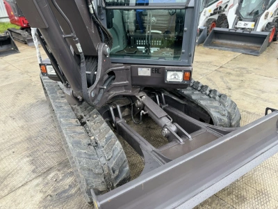 Гусеничный мини-экскаватор с кабиной QUADTRAC EX60. Изображение №21