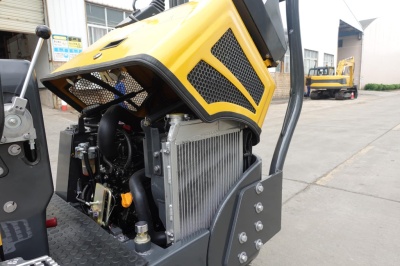 Мини экскаватор Yuchai YC10-9. Изображение №8