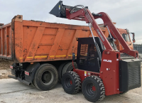 Фото мини погрузчик с бортовым поворотом quadtrac ssl85 на сайте www.kiit.ru в интернет-каталоге КИИТ ☎ +7(800) 707-07-45 Изображение №2