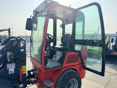 Электрический мини-погрузчик QUADTRAC EcoMax25T (900 кг, высота подъема 3200 мм, Li-Ion АКБ). Изображение №8