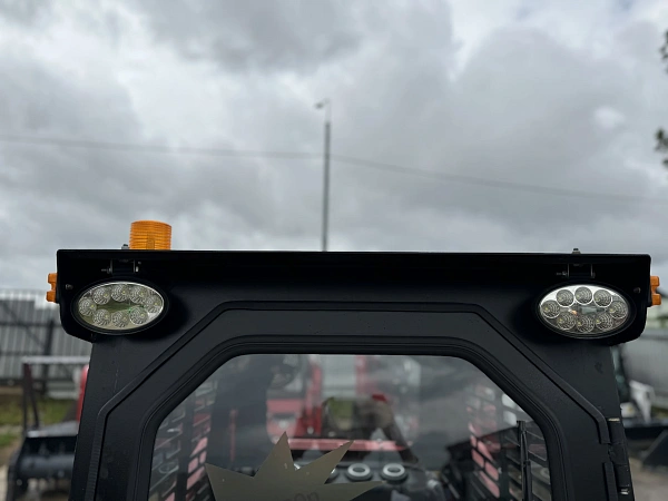 Фото мини погрузчик с бортовым поворотом quadtrac ssl85 на сайте www.kiit.ru в интернет-каталоге КИИТ ☎ +7(800) 707-07-45 Изображение №16