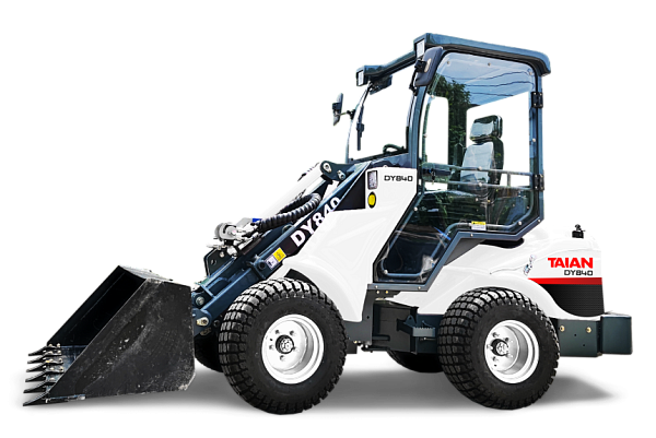 TAIAN DY840 — общий вид спереди Универсальный шарнирно-сочлененный мини-погрузчик с телескопической стрелой. Грузоподъемность 1000 кг, высота подъема 3 м.