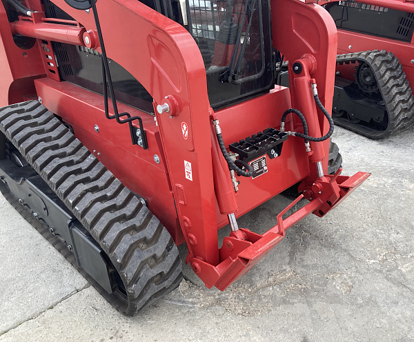 Фото гусеничный мини погрузчик с бортовым поворотом quadtrac ctl135 на сайте www.kiit.ru в интернет-каталоге КИИТ ☎ +7(800) 707-07-45 Изображение №7