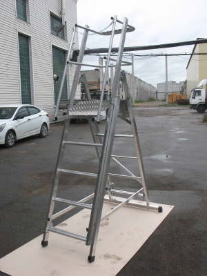 Телескопическая лестница Megal ТЛП-2 (1,3-1,9). Изображение №2