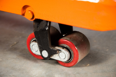 Гидравлическая тележка TOR ZT 2.5T - 1150*1150 для рулонов. Изображение №4