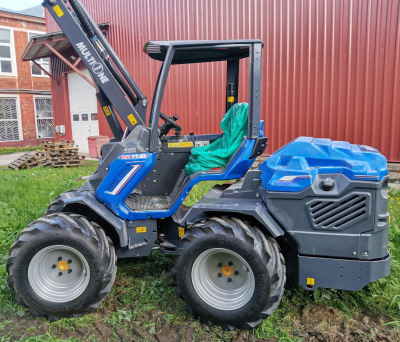 Многофункциональный мини-погрузчик MULTIONE 11.5 Y (2540 кг, высота подъема 3,7 м, двигатель Yanmar 50 л.с.). Изображение №16