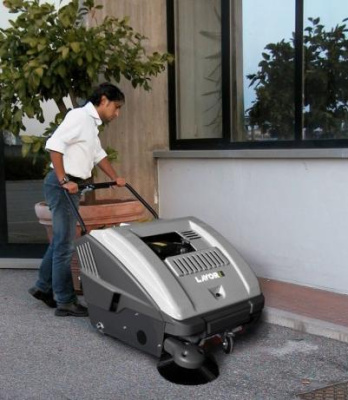 Ручная бензиновая подметальная машина LAVOR Professional SWL 900 ST. Изображение №13