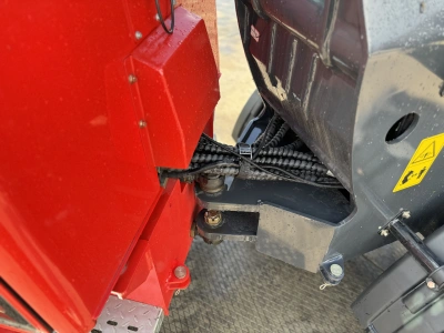 Мини погрузчик с телескопической стрелой QUADTRAC WL40T EVO (1000 кг, высота подъема 3400 мм, шарнирно-сочлененная рама). Изображение №11