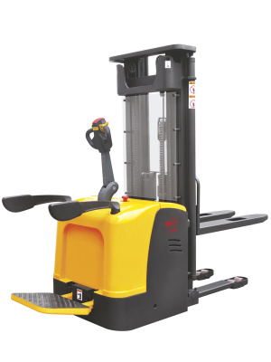 Электроштабелер с платформой 1,5 т 4,5 м XILIN CDDK15-II 24/240 В/Ач. Изображение №1