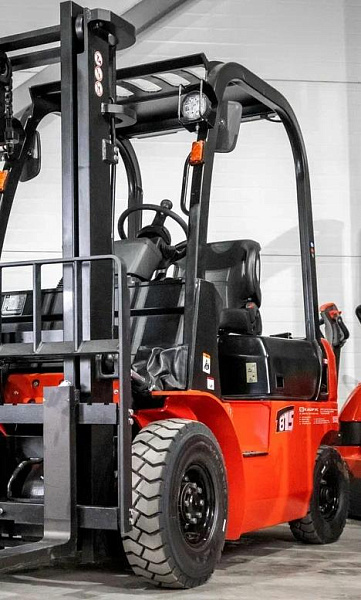 АО «Компания инноваций и технологий» (КИИТ) представляет широкий выбор вилочных погрузчиков, электропогрузчиков, автопогрузчиков, штабелеров и ричтраков от EP Equipment. В ассортименте компании вы найдёте модели различных размеров, назначения и исполнения