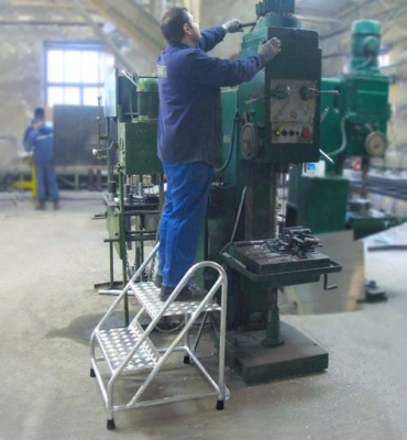 Передвижная монтажная подставка Megal (тип 2) с одной ступенью. Изображение №2