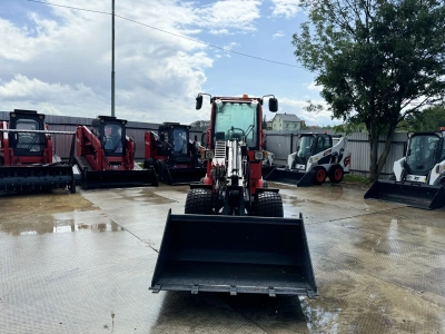 Мини погрузчик с телескопической стрелой QUADTRAC WL40T EVO (1000 кг, высота подъема 3400 мм, шарнирно-сочлененная рама). Изображение №21