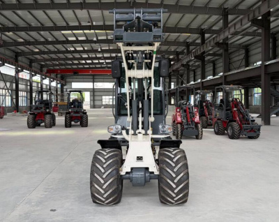 Универсальный мини-погрузчик TAIAN DY35LB (1200 кг, 2110 мм, Kubota V1505). Изображение №17