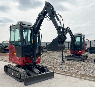 Мини экскаватор с кабиной QUADTRAC EX28 PRO. Изображение №10