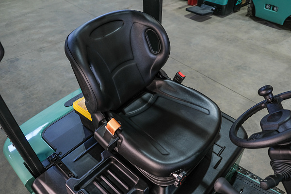 Сиденье водителя Электропогрузчик LIMGARD IEV20
